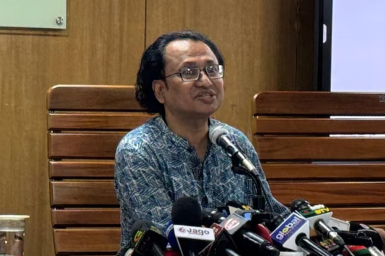 দিল্লিতে প্রধানমন্ত্রীর উপদেষ্টাকে আটকে দেওয়ার ঘটনায় তথ্য নিচ্ছে ঢাকা