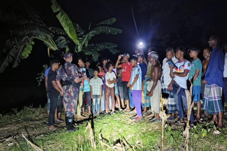 সীমান্তে কড়াকড়ি নজরদারি, স্থানীয়দের সঙ্গে নিয়ে বিশেষ অভিযানে বিজিবি
