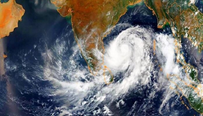 বঙ্গোপসাগরে লঘুচাপের প্রভাবে বাংলাদেশের বিভিন্ন স্থানে বৃষ্টি
