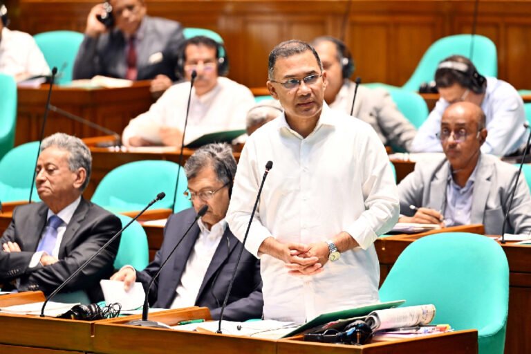 বিদ্যমান বিমান অবকাঠামো ব্যবহারে প্রধানমন্ত্রীর গুরুত্বারোপ