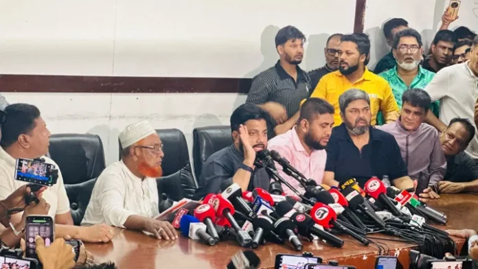 জাতীয় প্রেসক্লাবে ইশরাক হোসেনের পদত্যাগের ঘোষণা